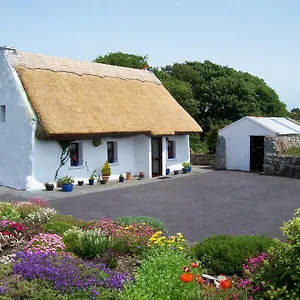 An Caladh Gearr Thatch Bed & Breakfast